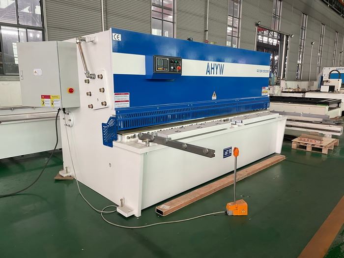 AHWY Yawei QC12K 3M sheet hydraulic shears